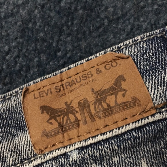 Levi’s Embroidered Cutoffs - Picture 5 of 8